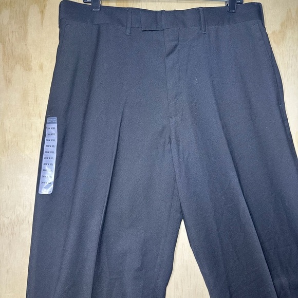 Kenneth Cole Reaction Unlisted Dress Slacks Pants 36X32 Black - Picture 2 of 12